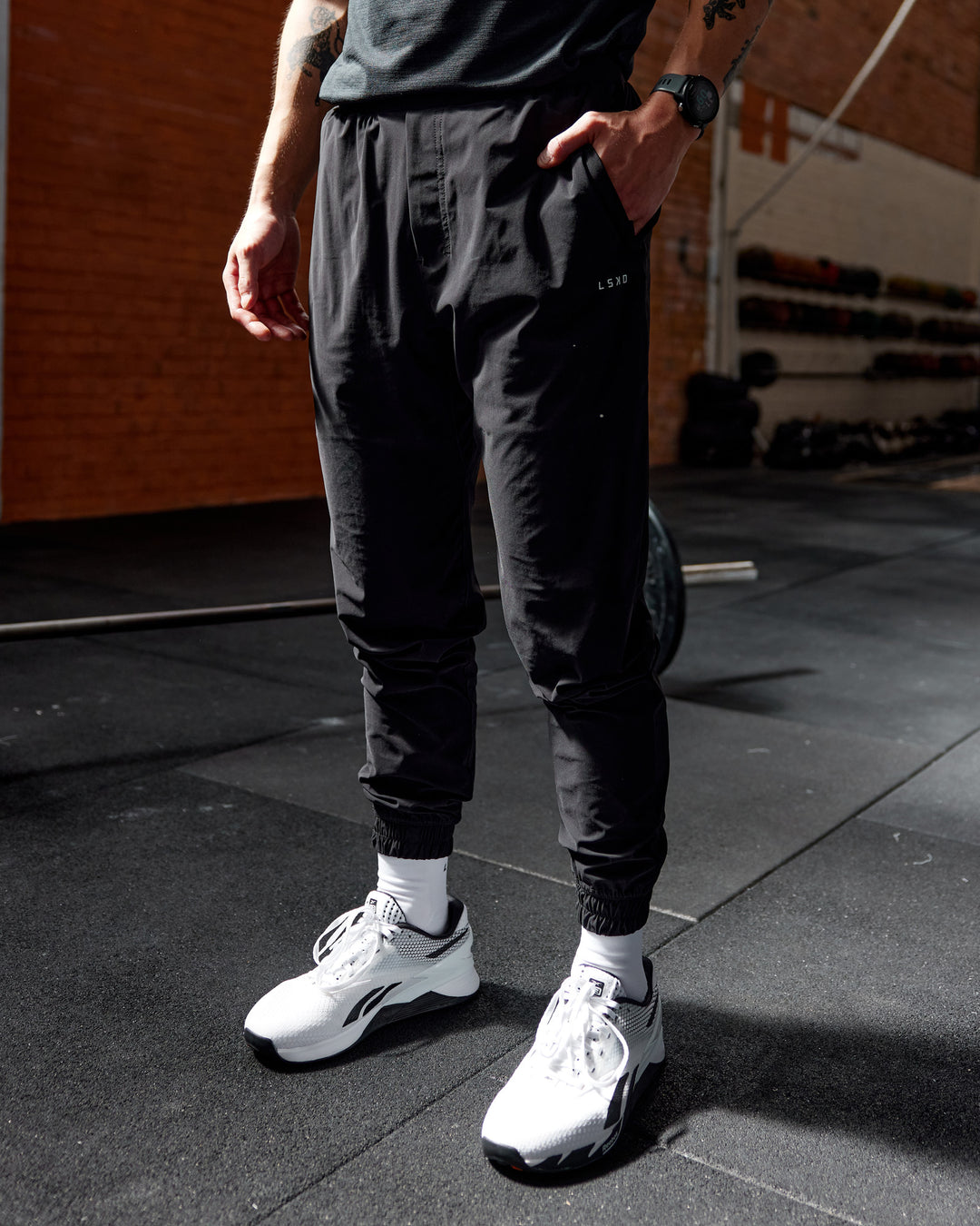 Man wearing Train-Lite FLXMAX Pant - Black