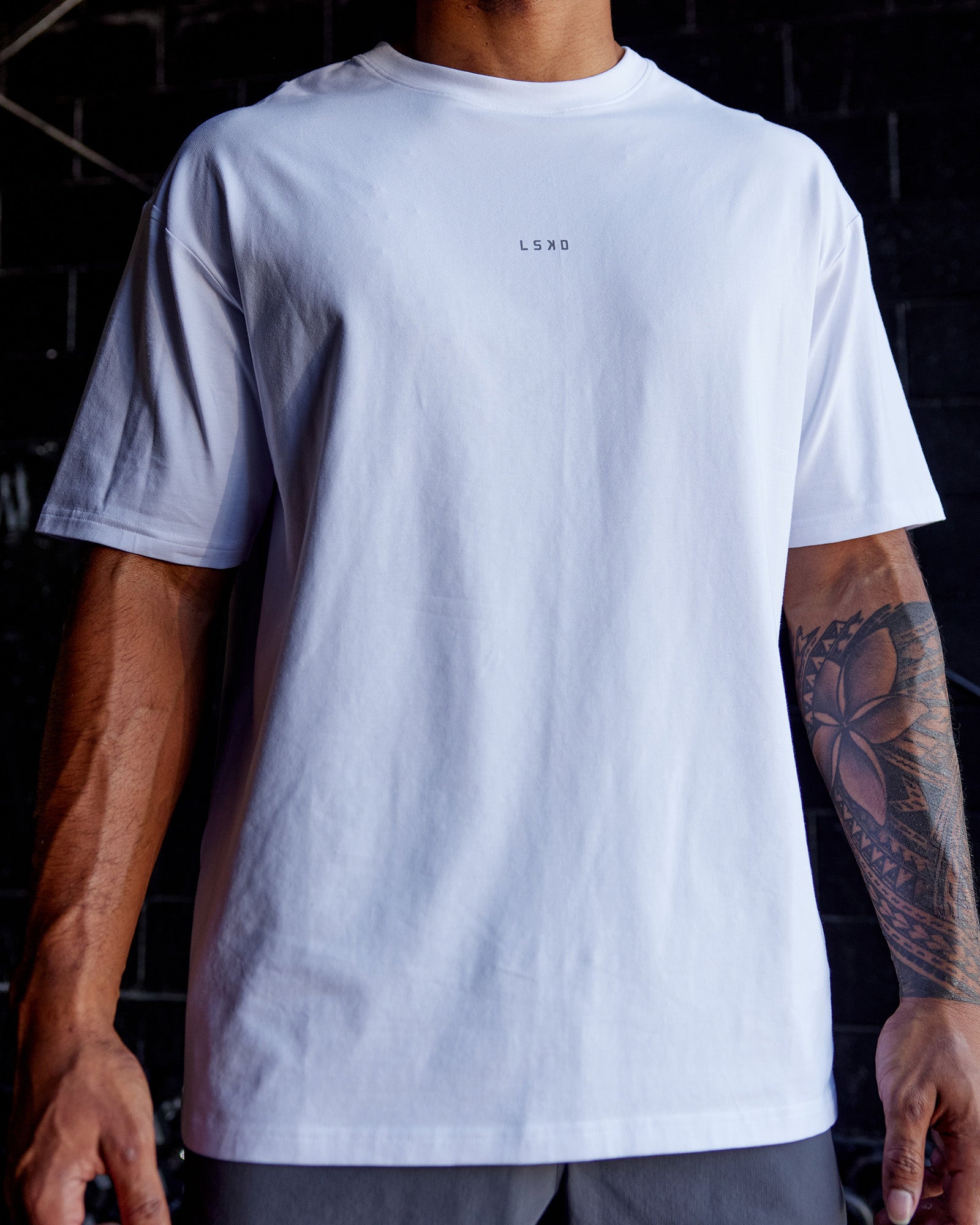 Base FLXCotton Tee Oversized - White | LSKD