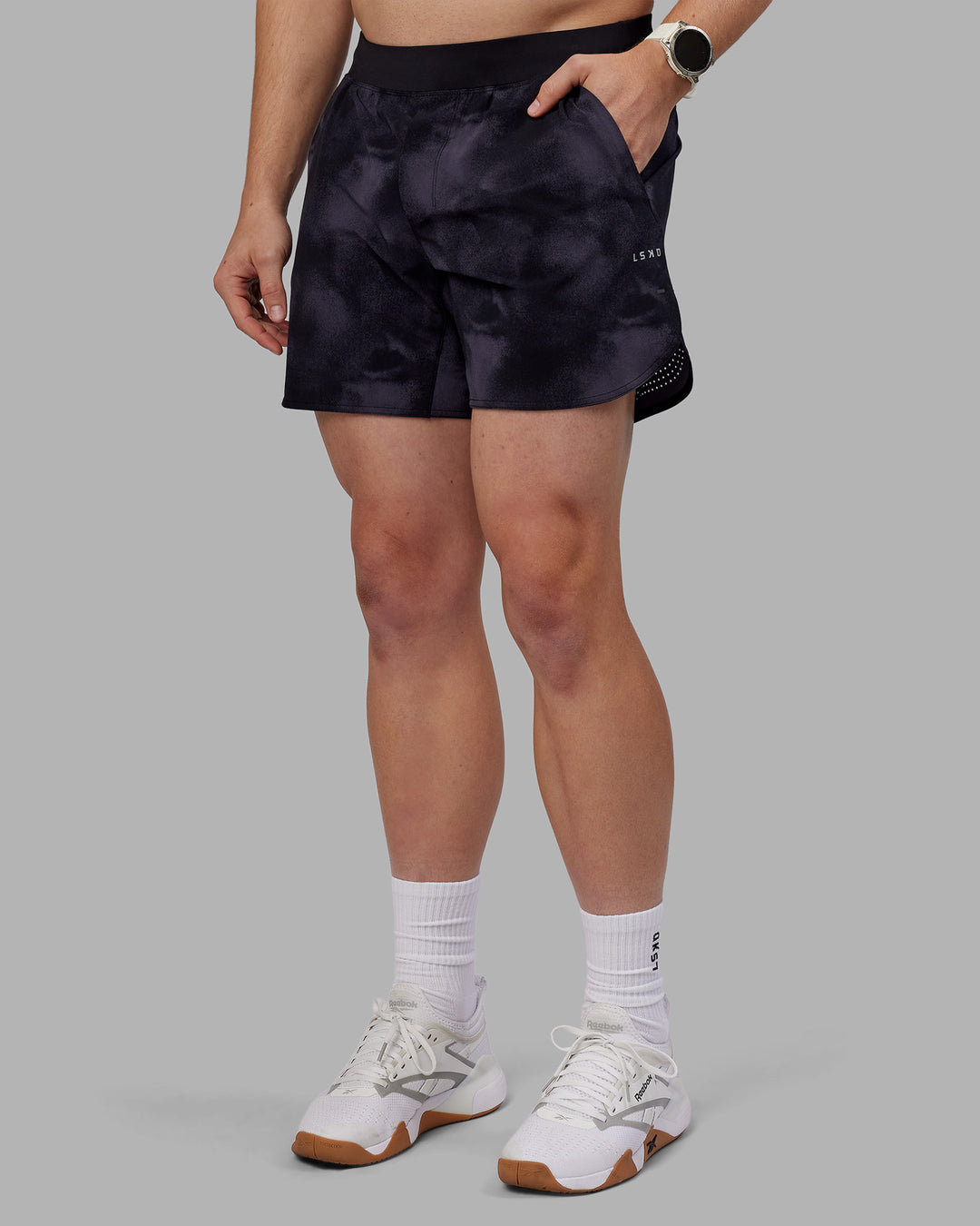 Man wearing Lift 6" Short - Black Washed | Model:Tom | Size:L
