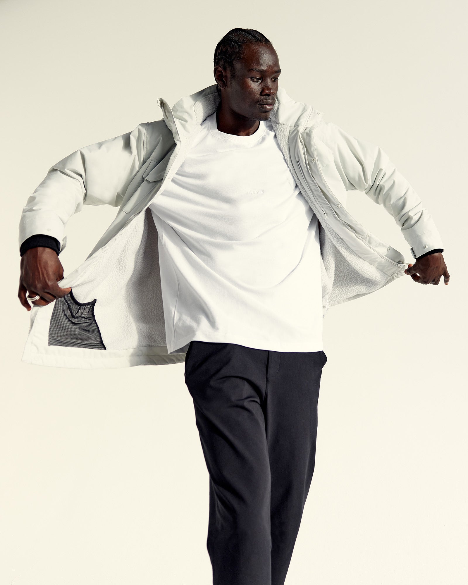 Man wearing Marshall 2.0 Jacket - Digital Mist | Model:Mabyro | Size:M