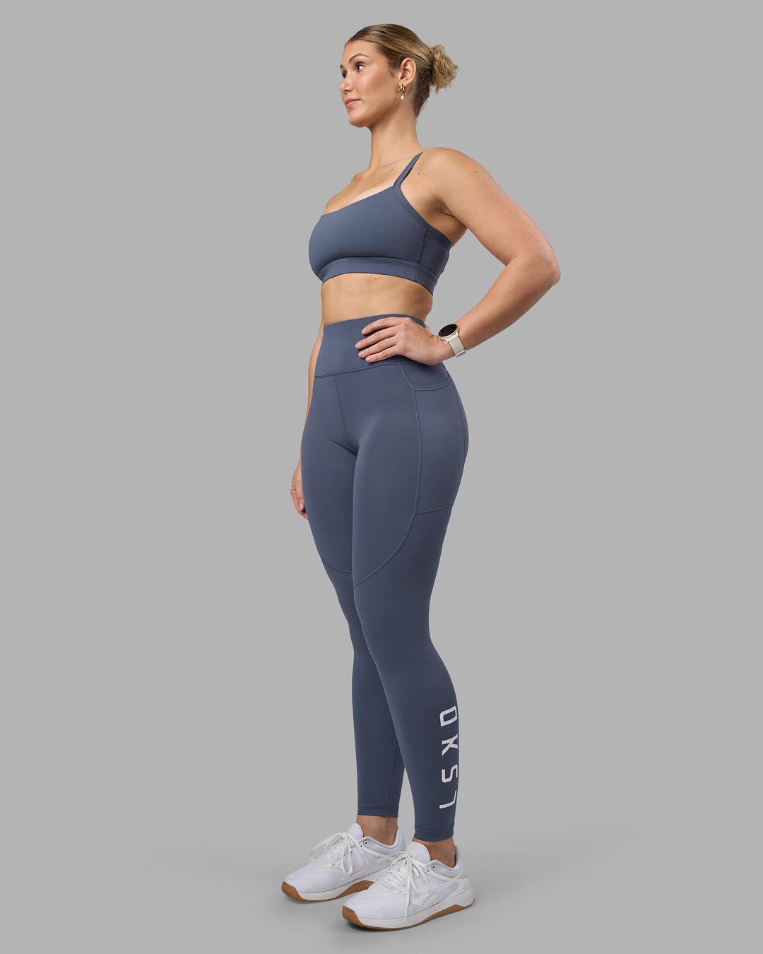 Woman wearing Rep Ultra High-Rise Full Length Legging Pockets - Night Shadow-White | Model:Amy | Size:M