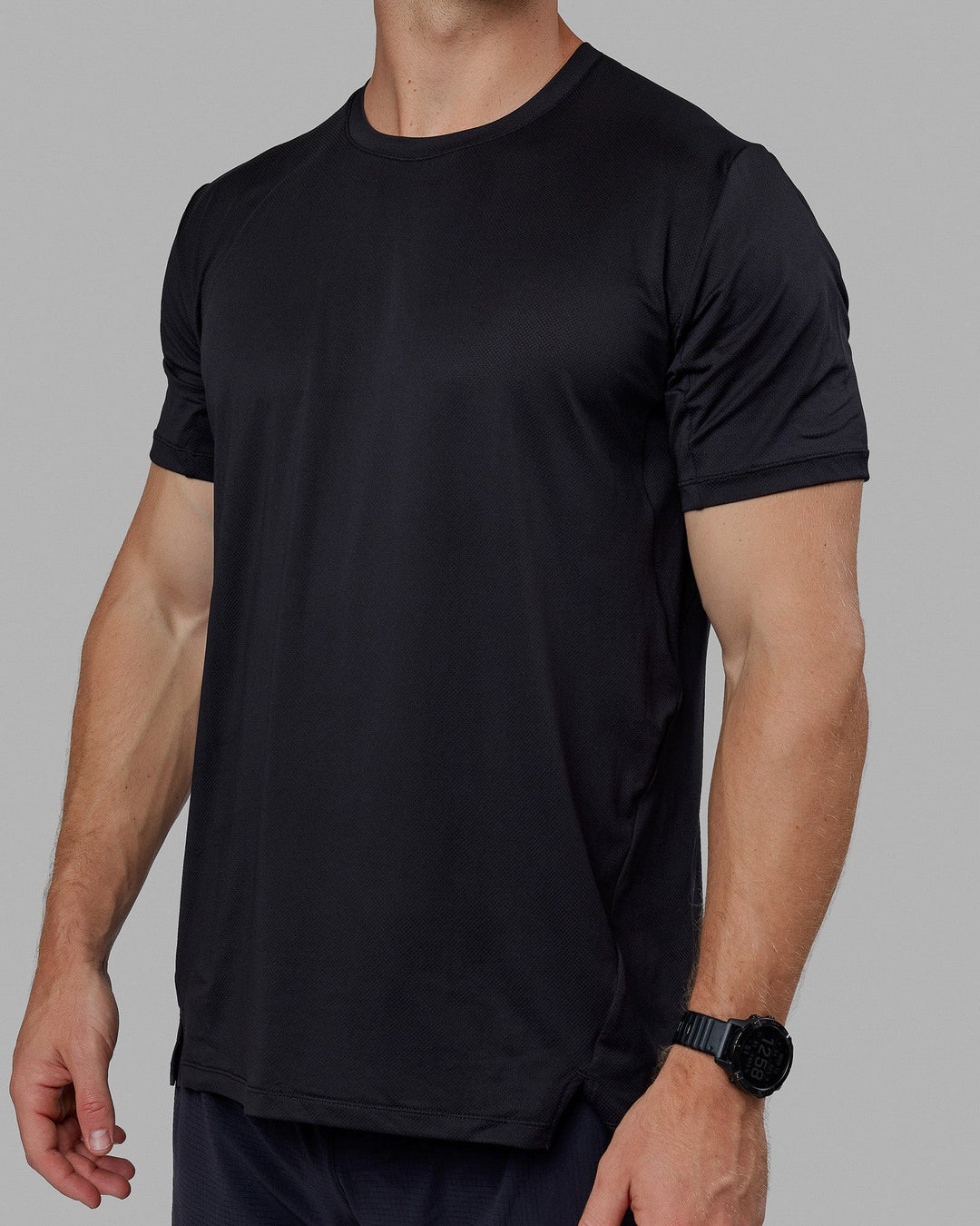 Man wearing Pace Running Tee - Black