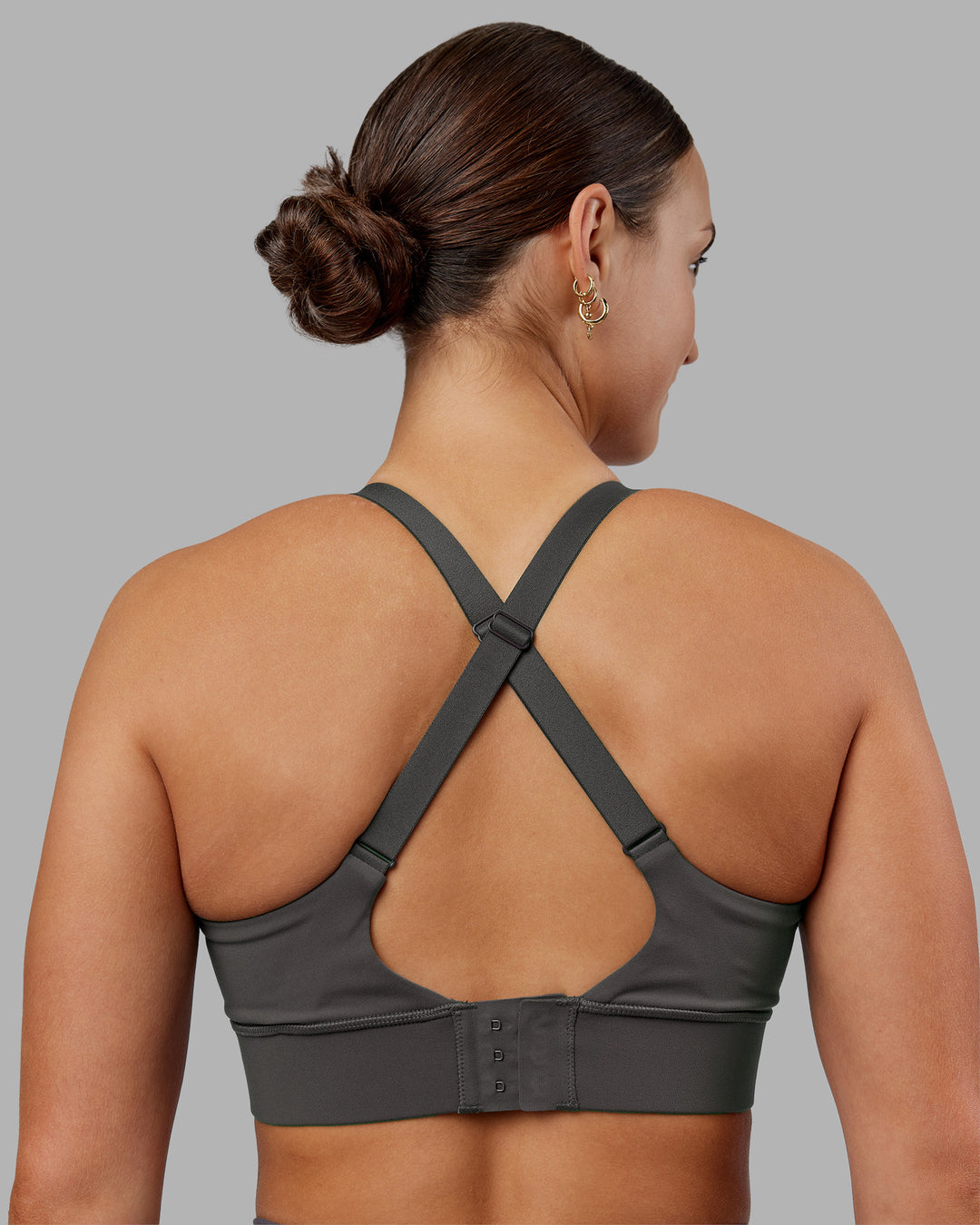 Woman wearing Accelerate Sports Bra - Dark Storm | Model:Keisha | Size:S