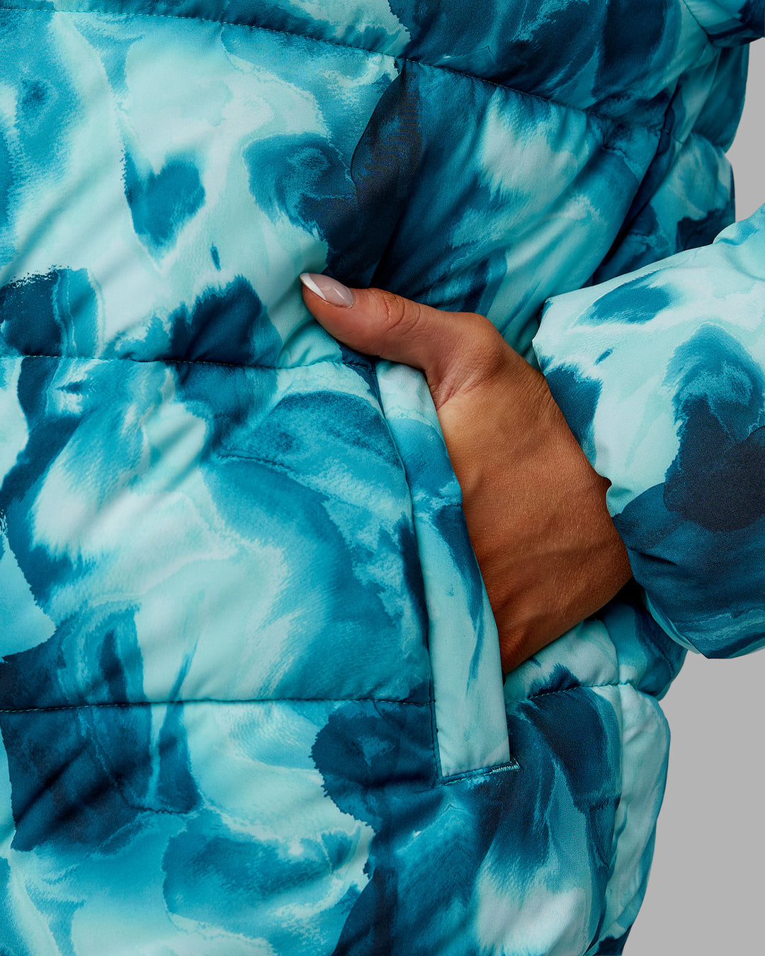 Woman wearing Go-To Puffer Jacket - Dazed Print | Model:Ella | Size:S