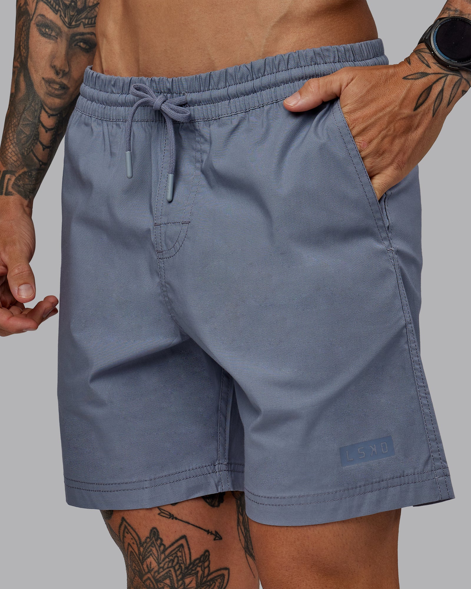 Man wearing Daily 7" Short - Tradewinds | Model:Tommy | Size:S