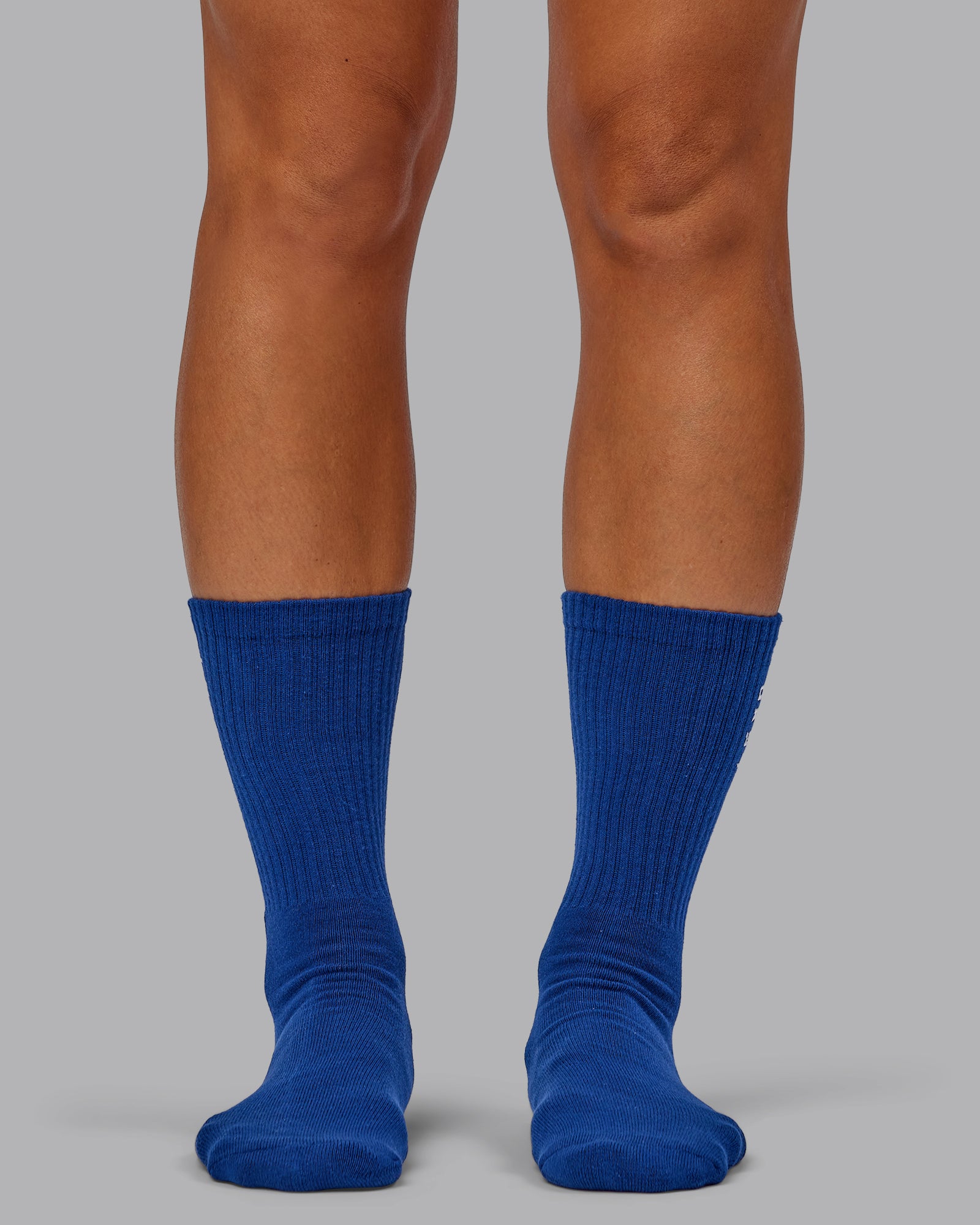 Model wearing Fast-Heritage-Signal Pack - Black/White-Glacial/Midnight Blue | Size:OS