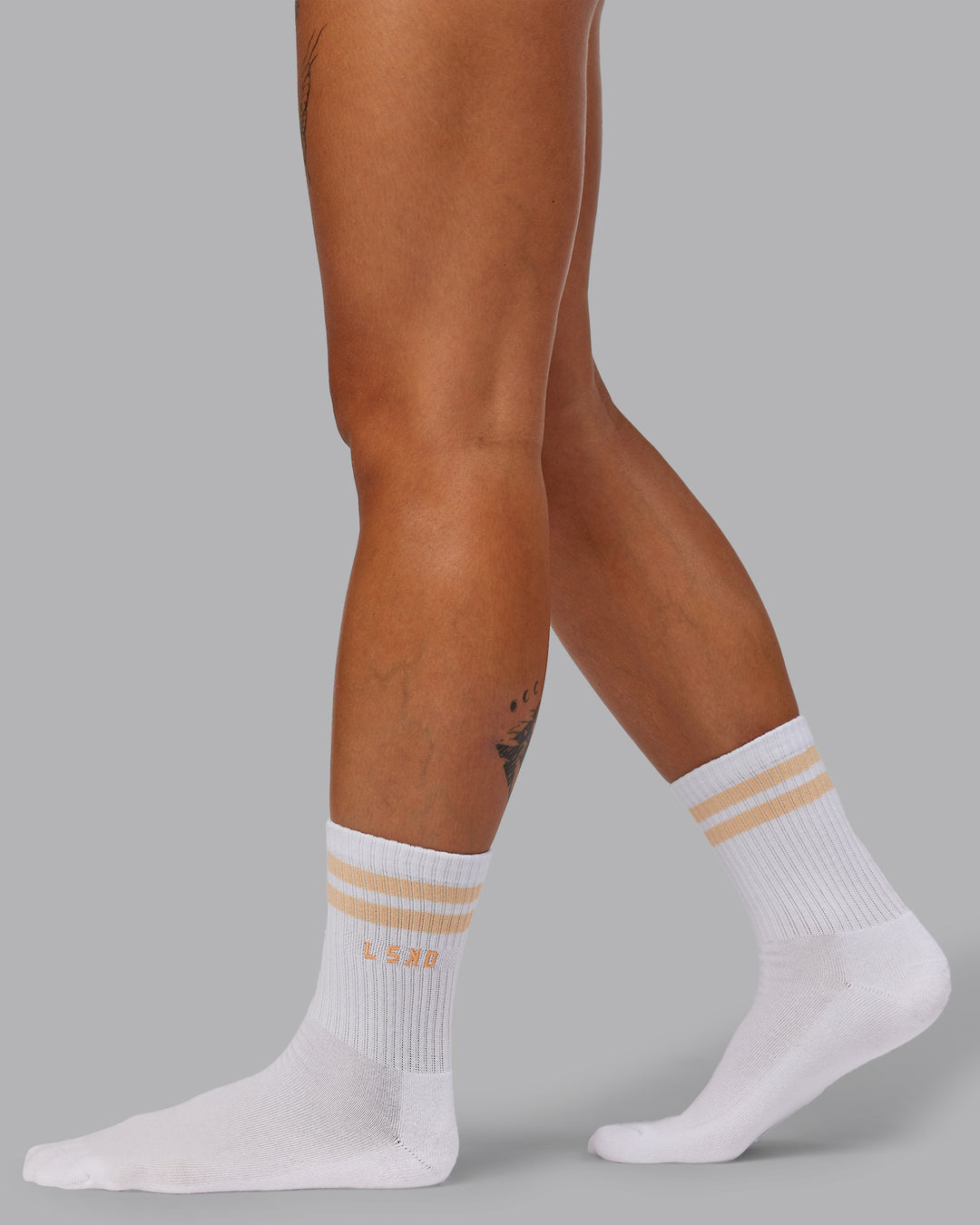Model wearing Fast-Heritage-Signal Pack - Black/White-Peach Fuzz/Blue Haze | Size:OS