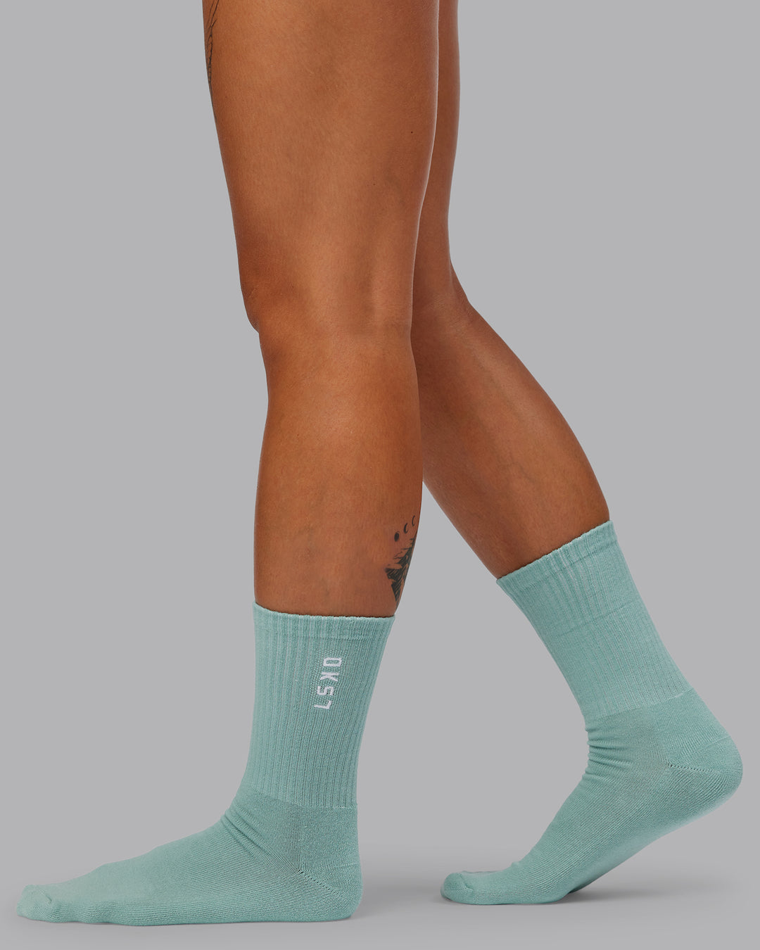 Model wearing Fast-Heritage-Signal Pack - Black/White-Peach Fuzz/Blue Haze | Size:OS