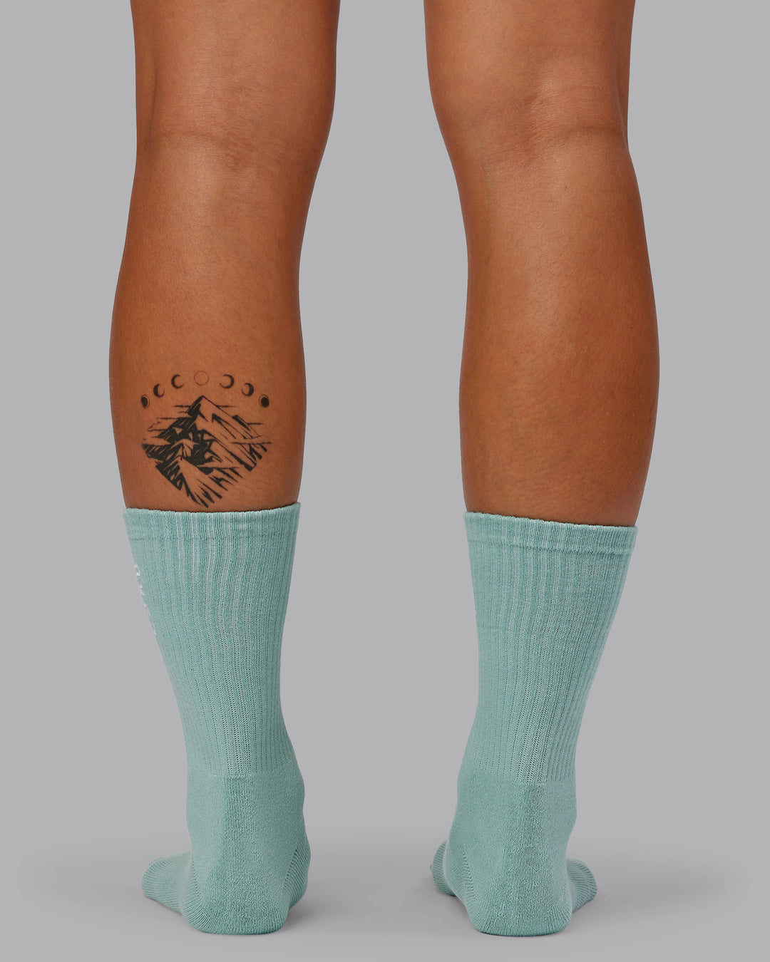 Model wearing Fast-Heritage-Signal Pack - Black/White-Peach Fuzz/Blue Haze | Size:OS