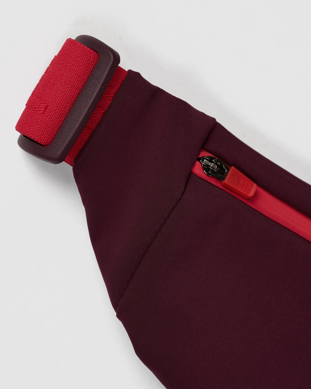 Accelerate Run Belt - Cherry Lacquer-Scarlet