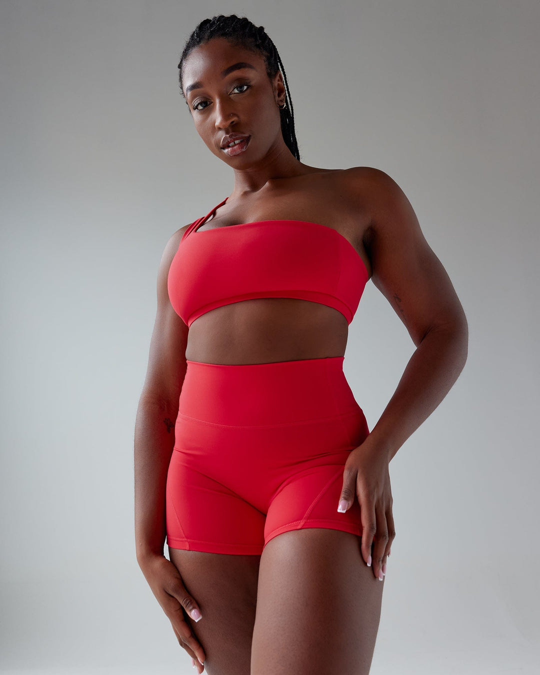 Woman wearing Bend X-Short Tight - Scarlet