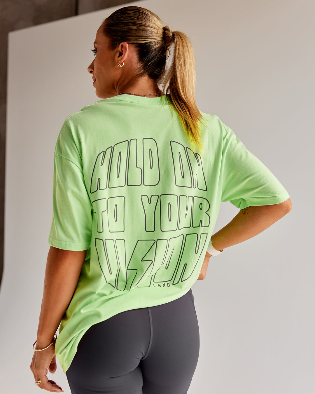 Woman wearing Bree Masters Unisex Vision FLXCotton Tee Oversize - Pastel Lime-Stormy