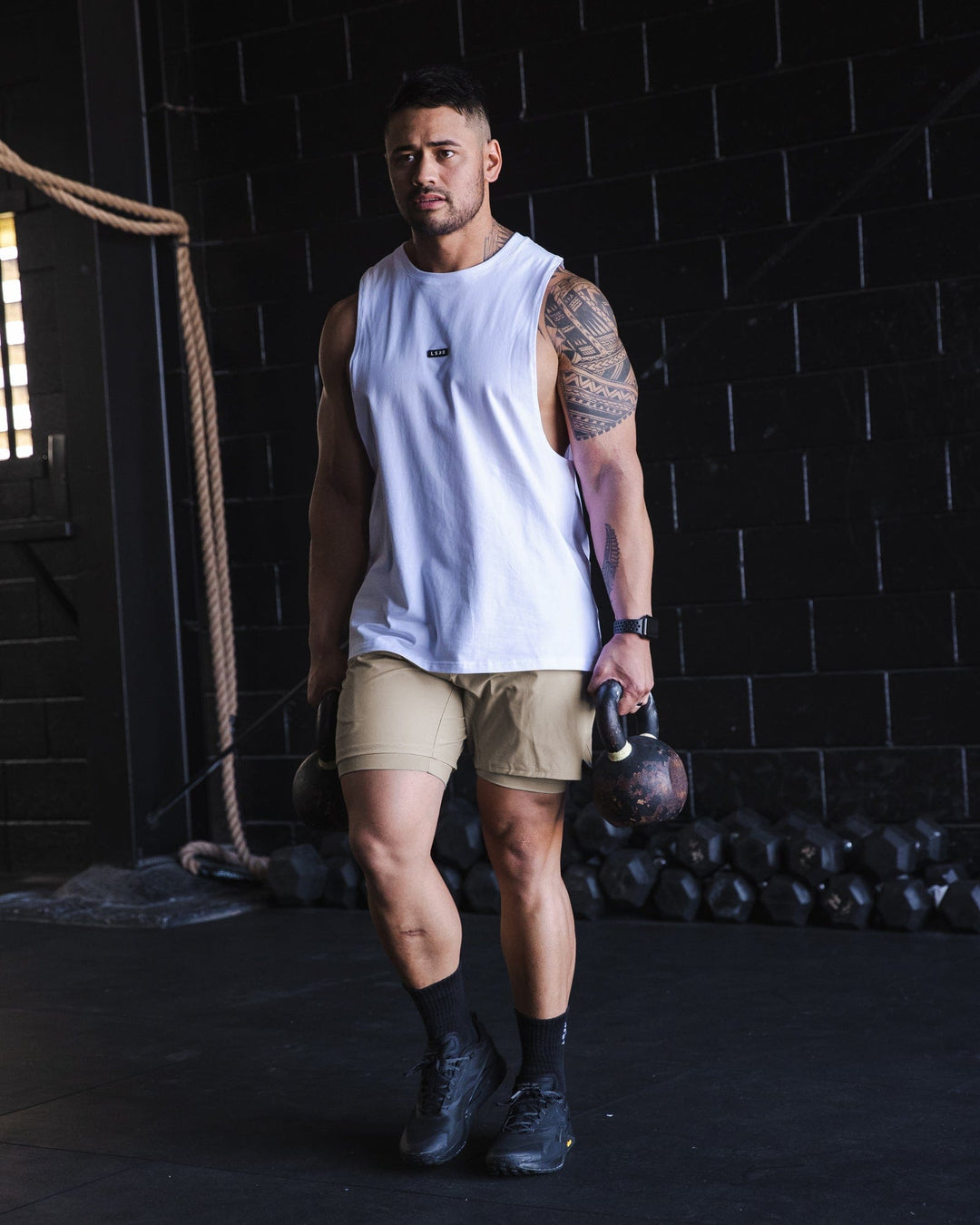 Man wearing Challenger 6&quot; Performance Short with Liner - Laurel Oak