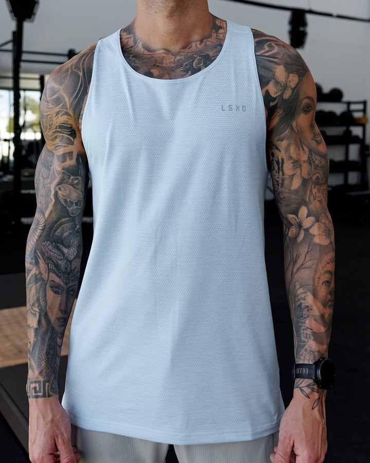 Man wearing Perform VapourFLX Tank - Windsurfer Marl
