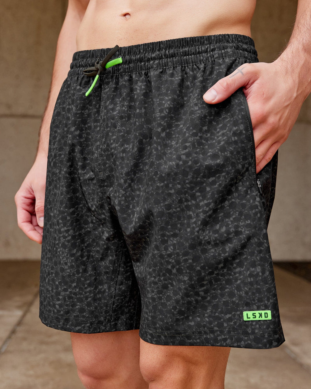 Woman wearing Rep 7'' Performance Short - Jungle Spot Print