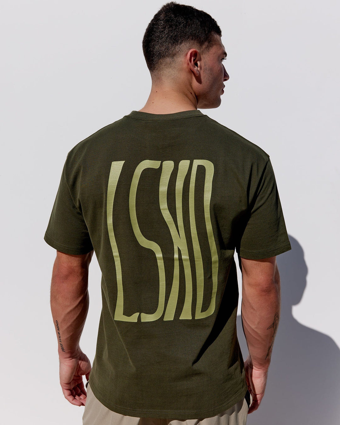 Man wearing Wavy Heavyweight Oversize Tee - Forest Night