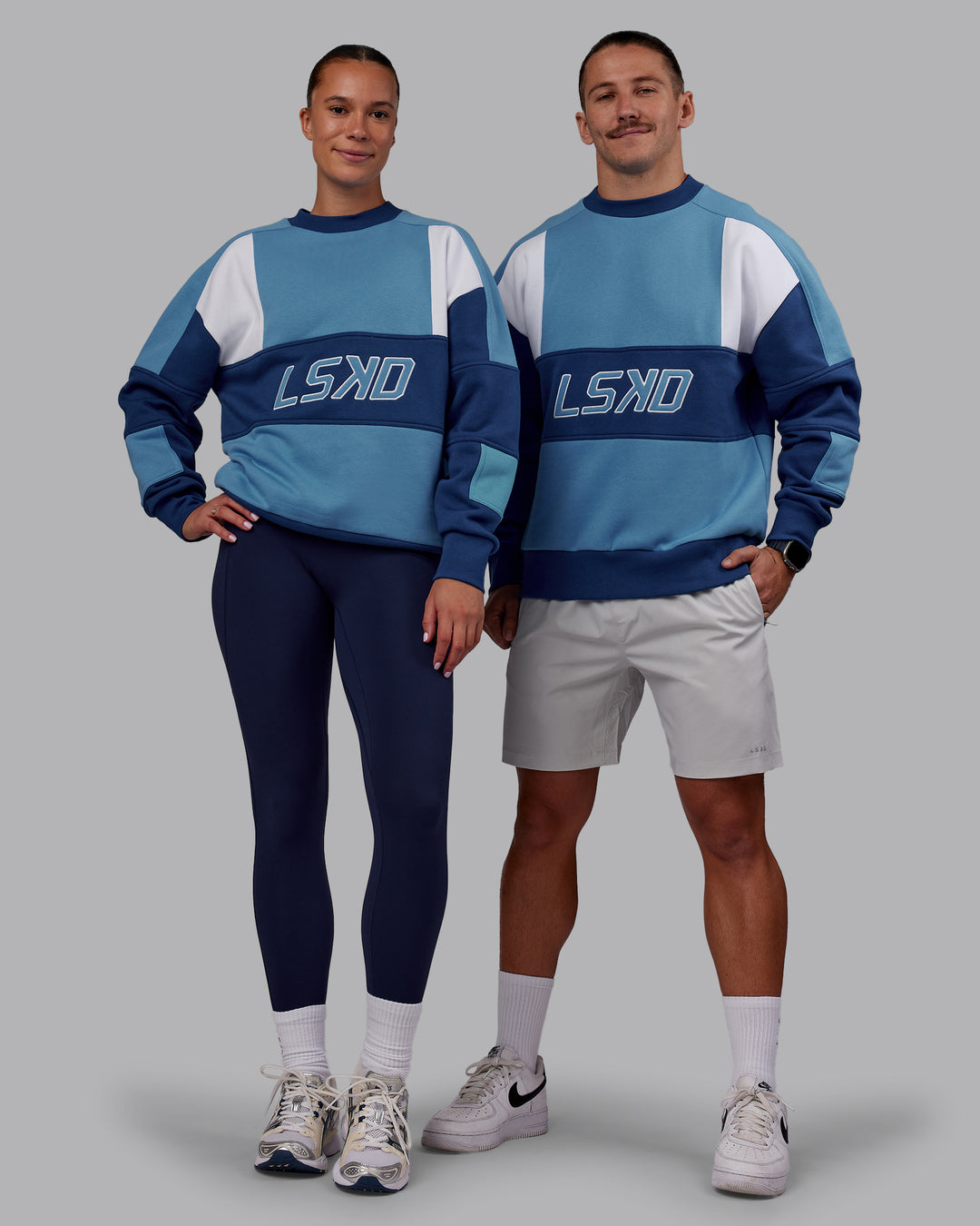 Duo wearing Slam Sweater Oversize - Azure Blue-Blue Quartz | Model:Both | Size:Duo