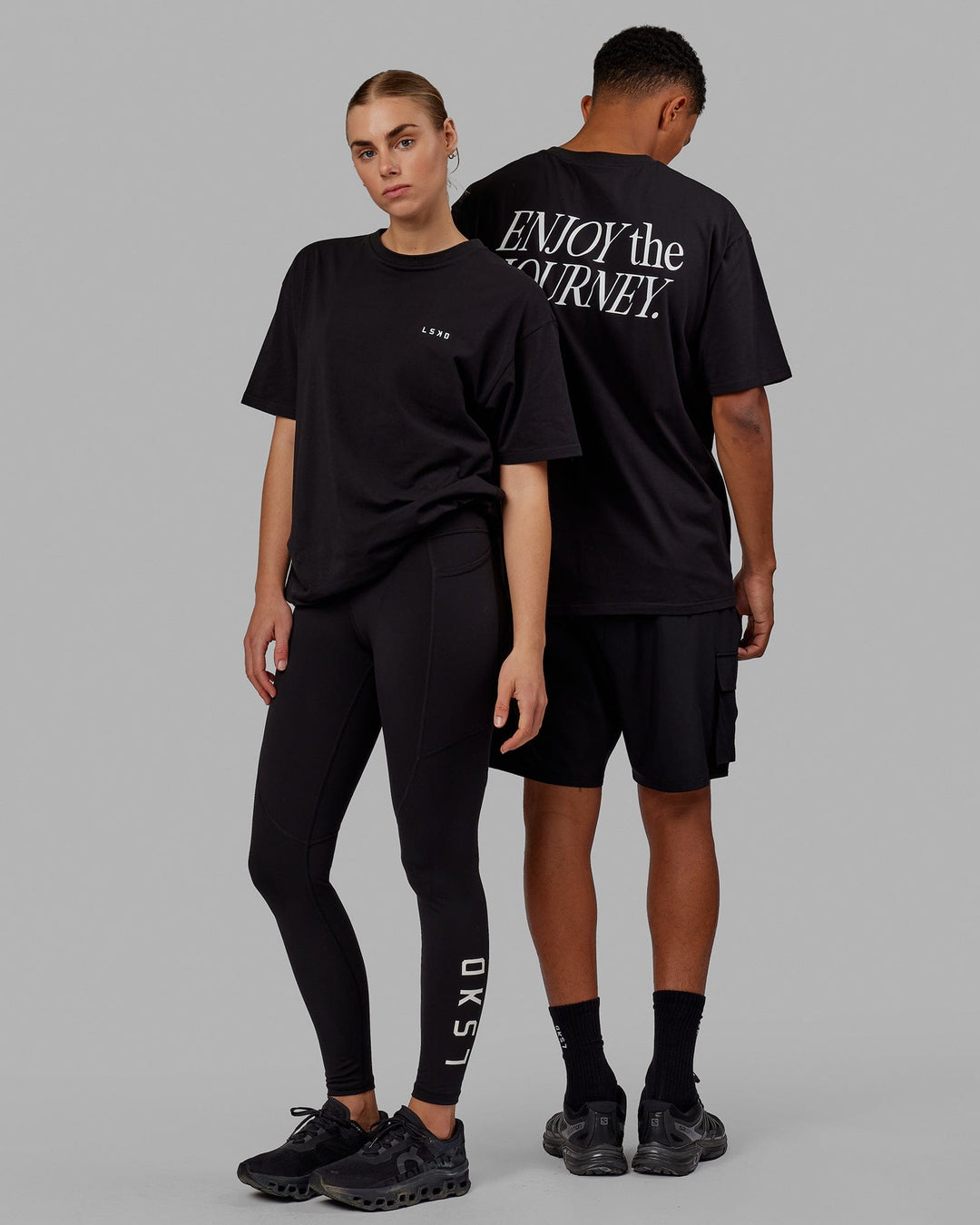 Duo wearing VS1 FLXCotton Tee Oversize - Black-White