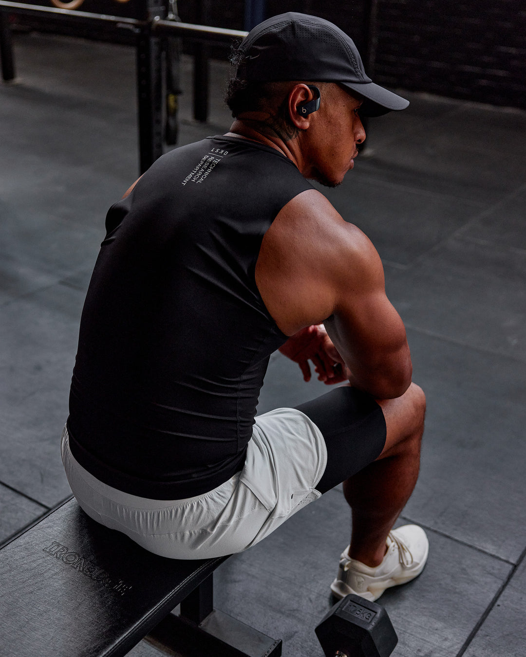 Man wearing BaseTech Tank - Black | Model:Paris | Size:L