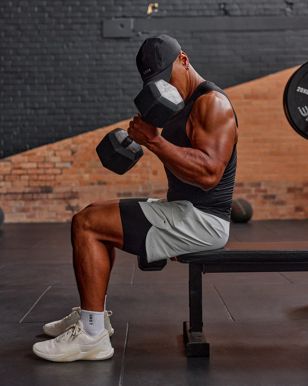 Man wearing BaseTech Tank - Black | Model:Paris | Size:L