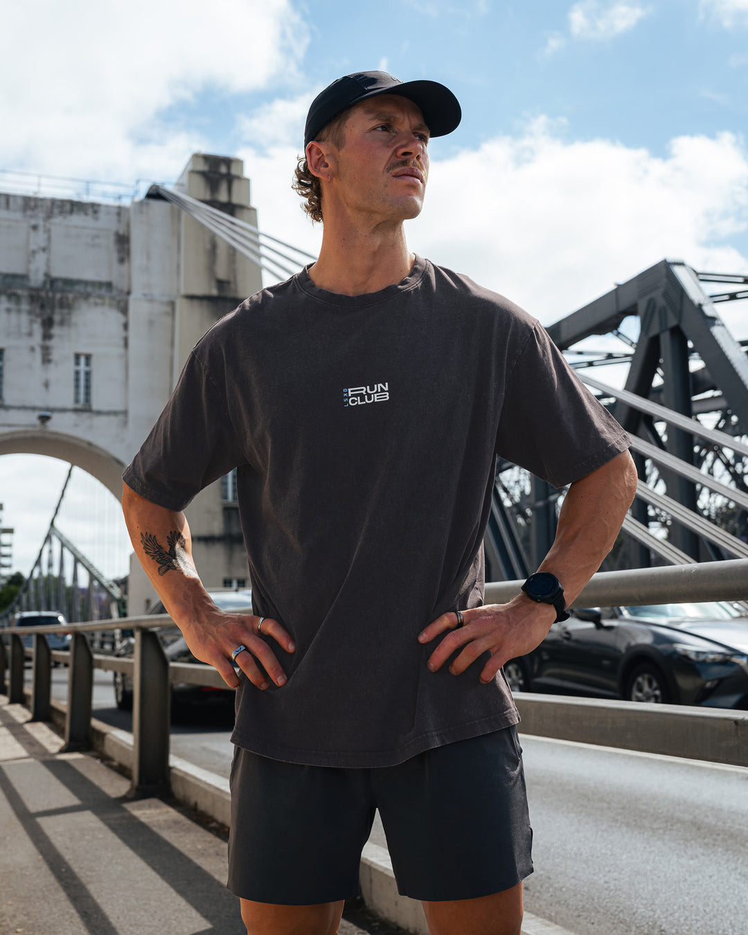 Man wearing Runner&