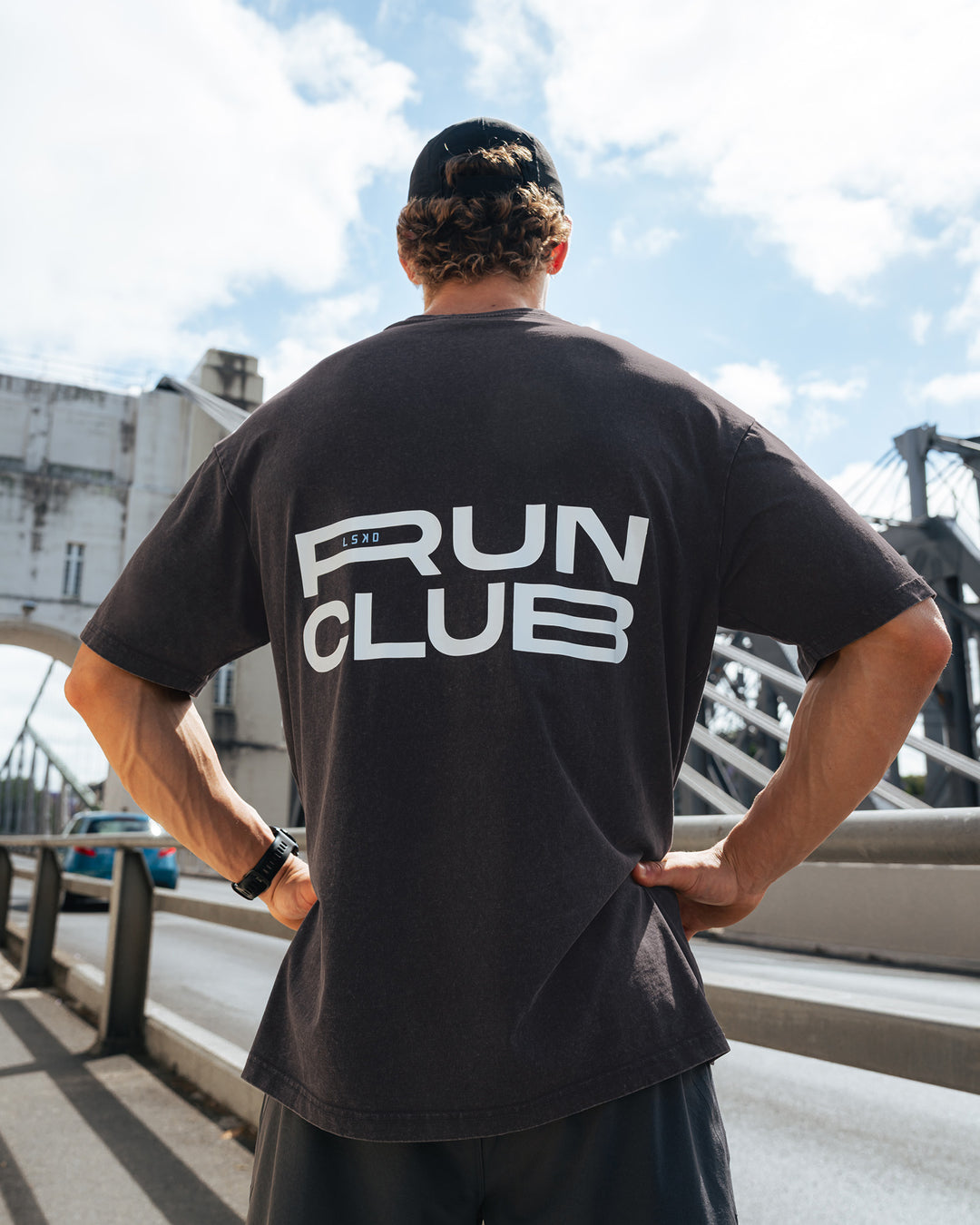 Man wearing Runner&