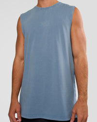 Man wearing Base FLXCotton Tank Regular Fit +2cm - Elemental Blue Washed | Model:Marcus | Size:L