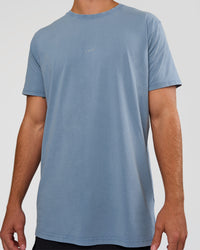Man wearing Base FLXCotton Tee  Regular Fit +2cm - Elemental Blue Washed | Model:Marcus | Size:L