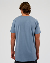 Man wearing Base FLXCotton Tee  Regular Fit +2cm - Elemental Blue Washed | Model:Marcus | Size:L