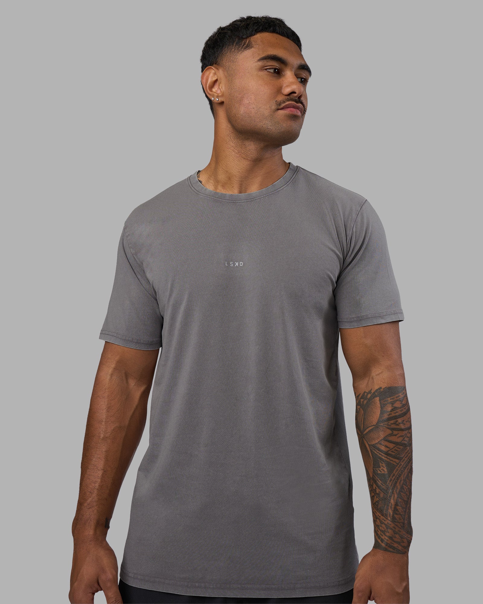Man wearing Base FLXCotton Tee - Storm Front Washed | Model:Xav | Size:L