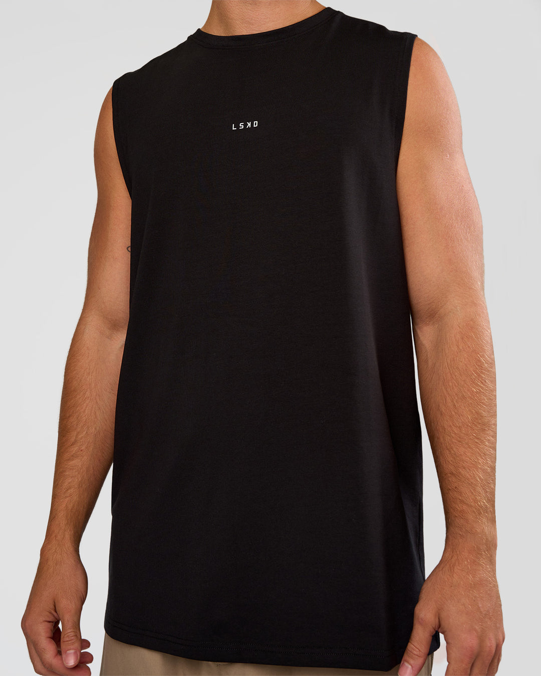 Man wearing Base Heavyweight FLXCotton Tank Regular Fit +2cm - Black | Model:Marcus | Size:L