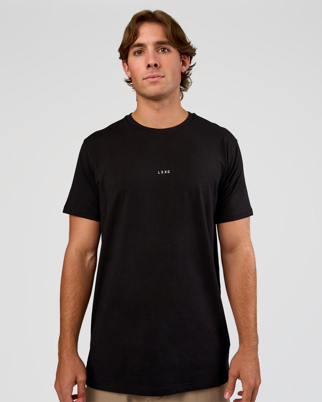 Man wearing Base Heavyweight FLXCotton Tee Regular Fit +2cm - Black | Model:Marcus | Size:L