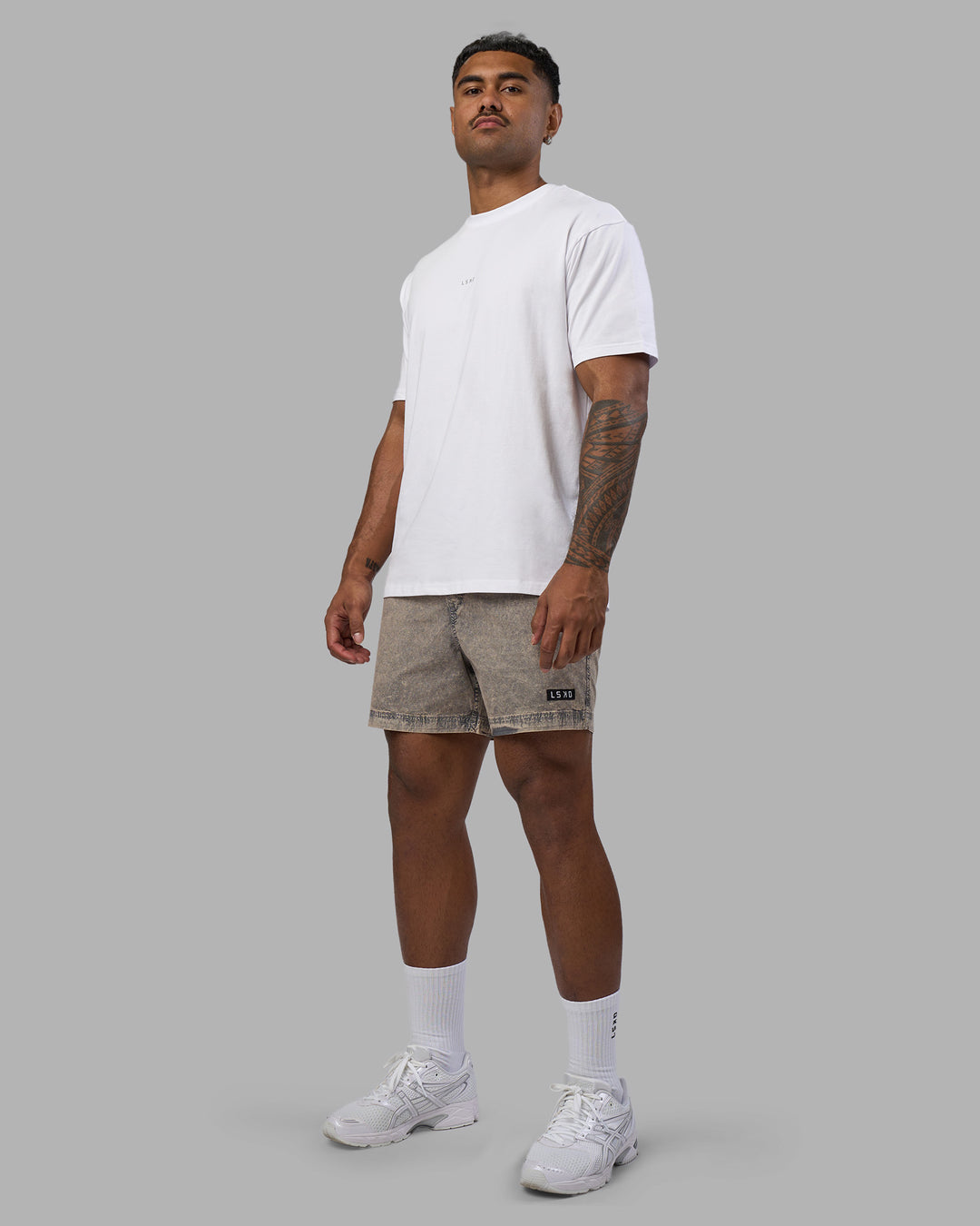Man wearing Daily Pigment 5" Short - Pigment Slate | Model:Xav | Size:L