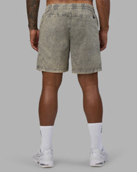 Man wearing Daily Short Pigment 7" - Pigment Slate | Model:Xav | Size:L