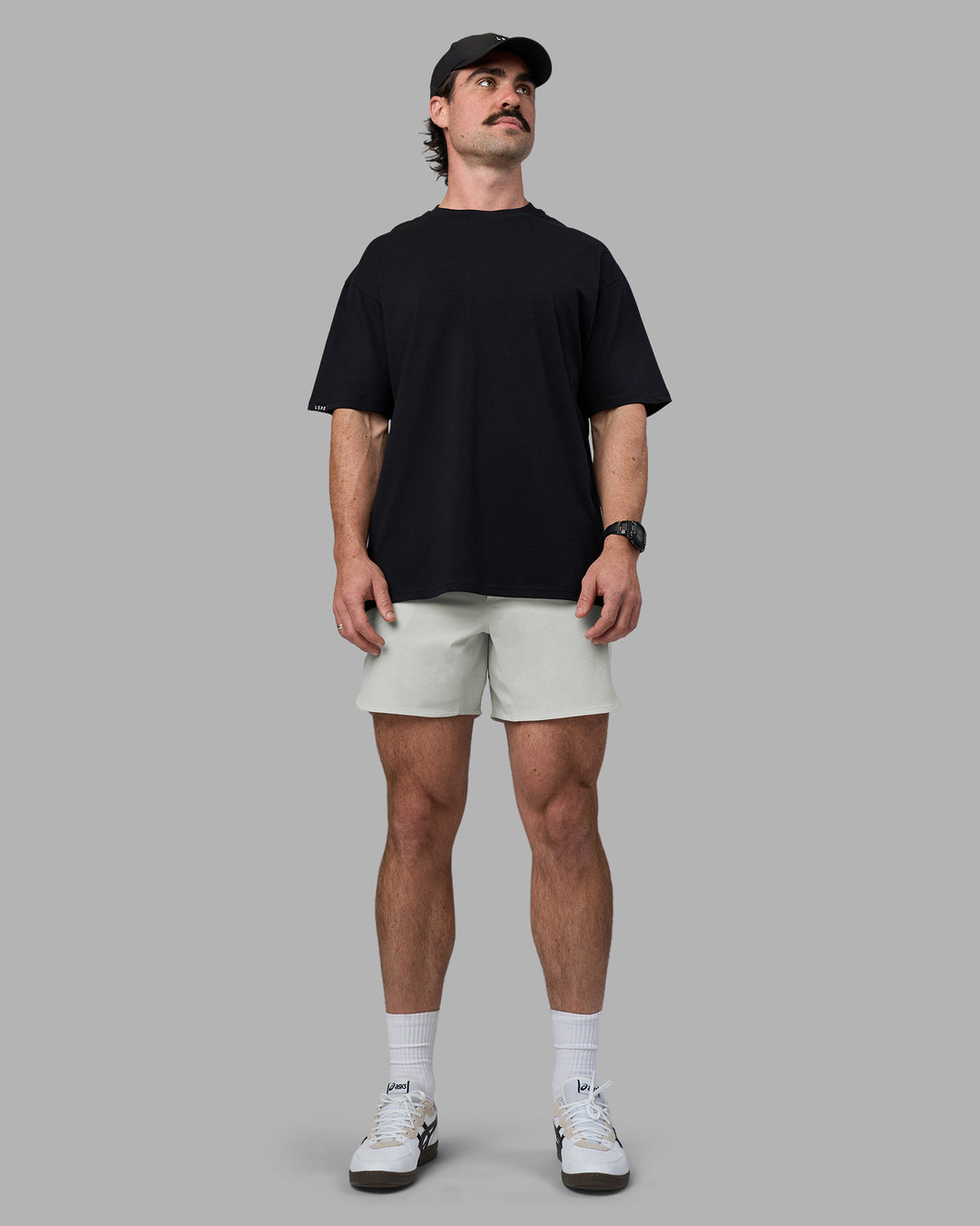 Man wearing Easy FLXCotton Tee Oversize - Black | Model:Adam | Size:L - view 6