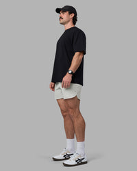 Man wearing Easy FLXCotton Tee Oversize - Black | Model:Adam | Size:L | Thumbnail Index: 9
