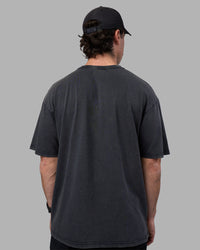 Man wearing Easy FLXCotton Tee Oversize - Black Washed | Model:Adam | Size:L | Thumbnail Index: 3