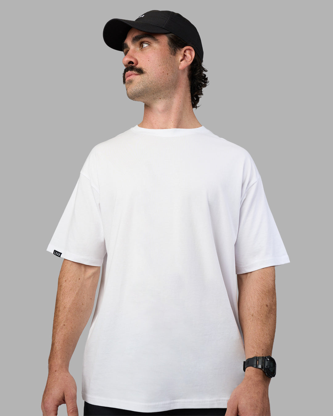 Man wearing Easy FLXCotton Tee Oversize - White | Model:Adam | Size:L - view 3