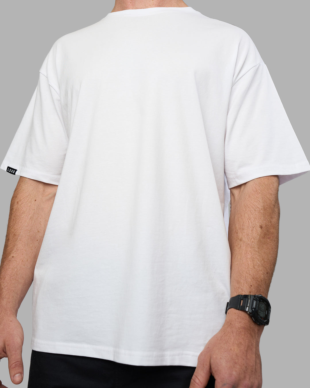 Man wearing Easy FLXCotton Tee Oversize - White | Model:Adam | Size:L - view 9