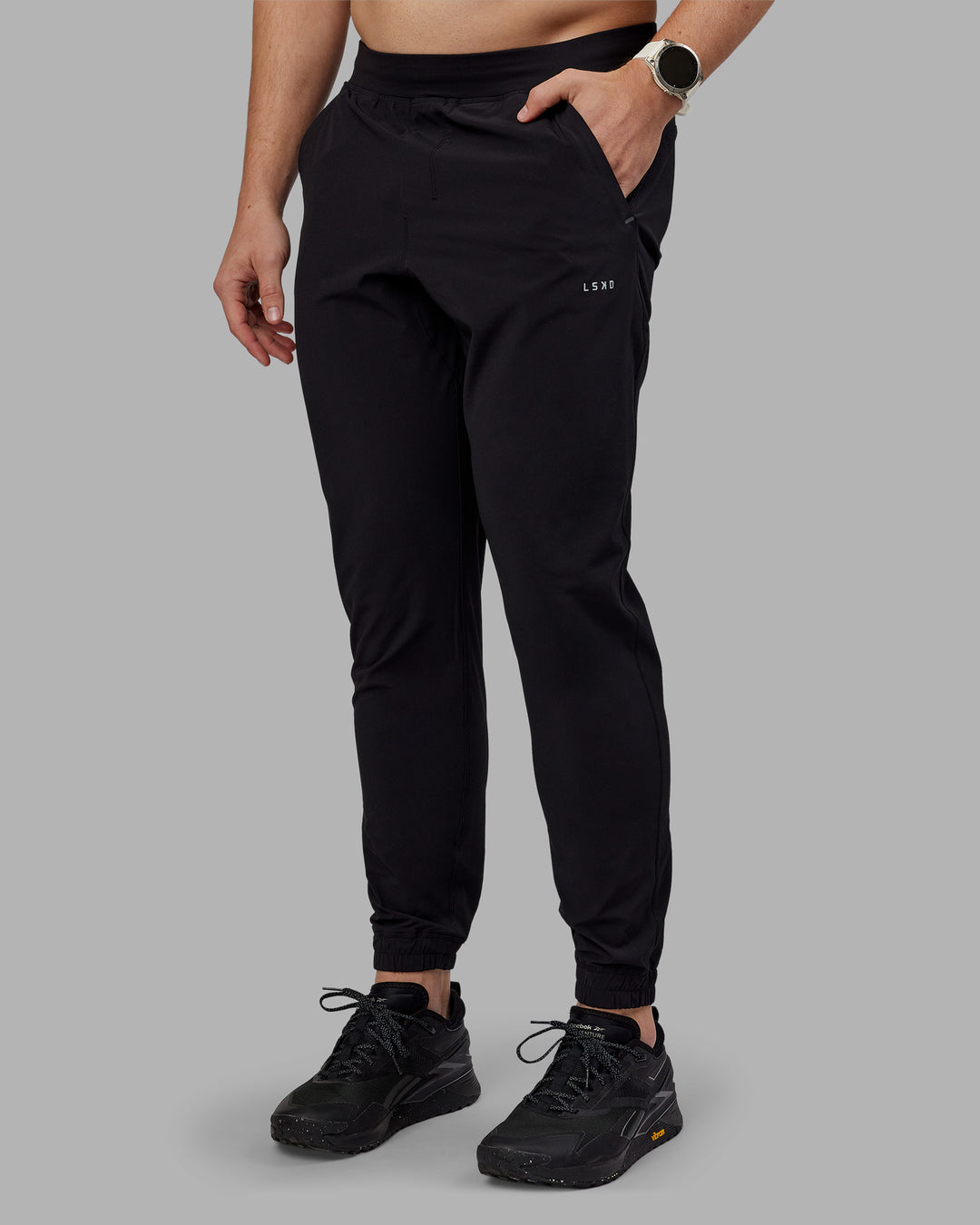 Man wearing Lift Jogger - Black | Model:Tom | Size:L