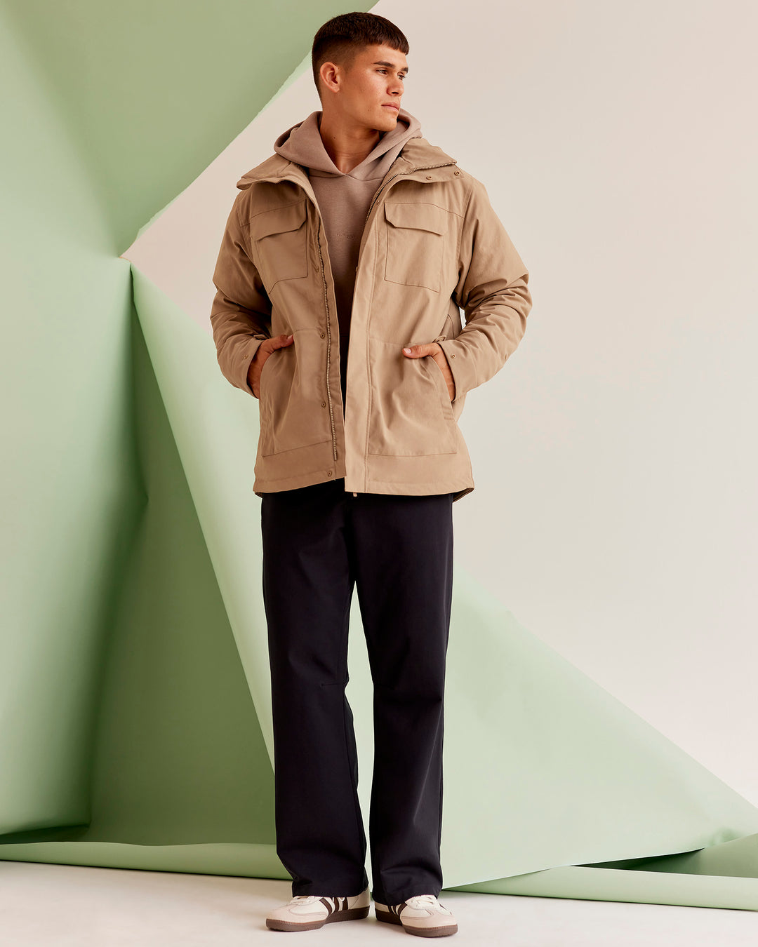 Man wearing Marshall 2.0 Jacket - Greige | Model:Jackson | Size:L