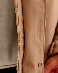 Man wearing Marshall 2.0 Jacket - Greige | Model:Jackson | Size:L