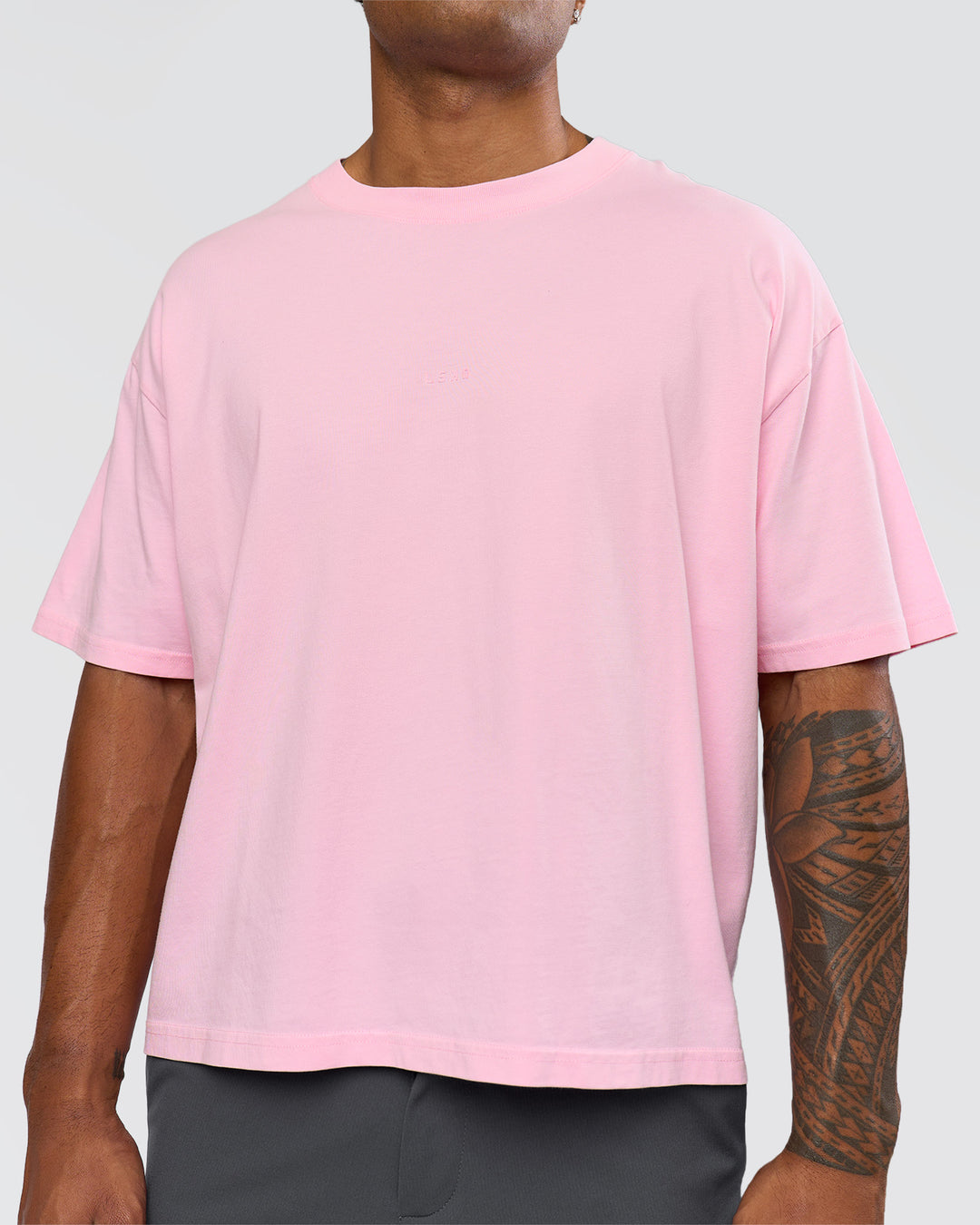 Man wearing Memory in Motion Heavyweight Boxed Tee - Marshmallow Washed | Model:Xav | Size:L