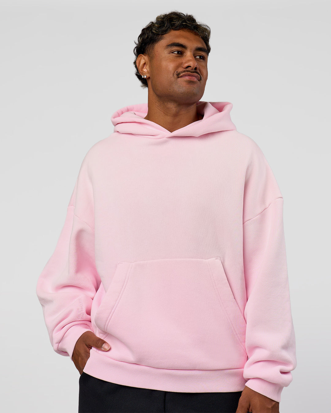 Man wearing Memory In Motion Ultra Heavyweight Washed Hoodie - Marshmallow Washed | Model:Xav | Size:L