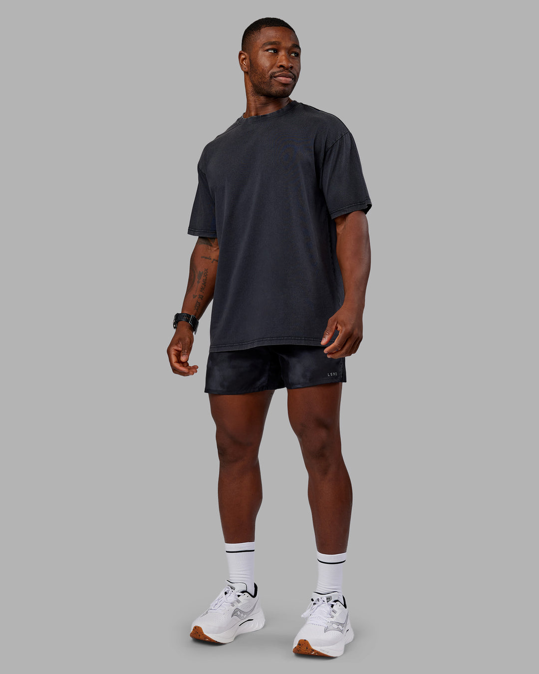 Man wearing Pace 5&quot; Lined Performance Short - Washed Black | Model:Sam | Size:L