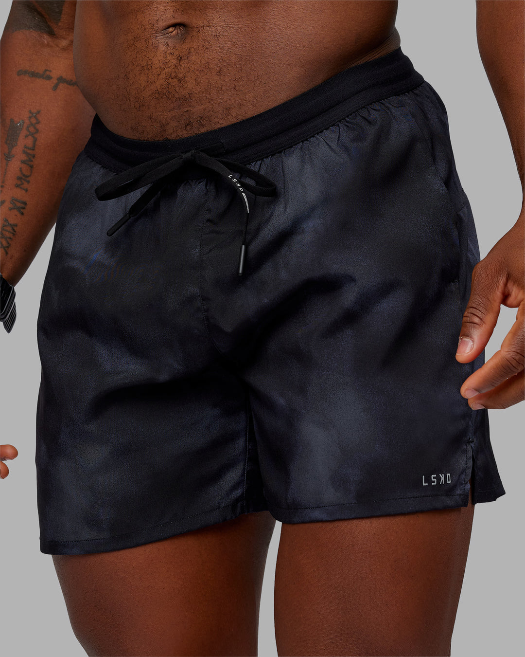 Man wearing Pace 5&quot; Lined Performance Short - Washed Black | Model:Sam | Size:L