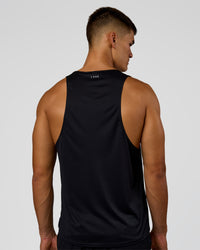 Man wearing Pace Running Tank 3.0  - Black | Model:Jackson | Size:L
