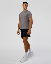 Man wearing Pace Running Tee 3.0  - Storm Front | Model:Jackson | Size:L