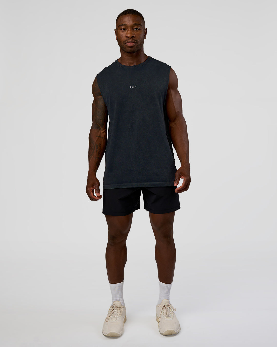 Man wearing Power Muscle Tank - Pirate Black Washed | Model:Sam | Size:L
