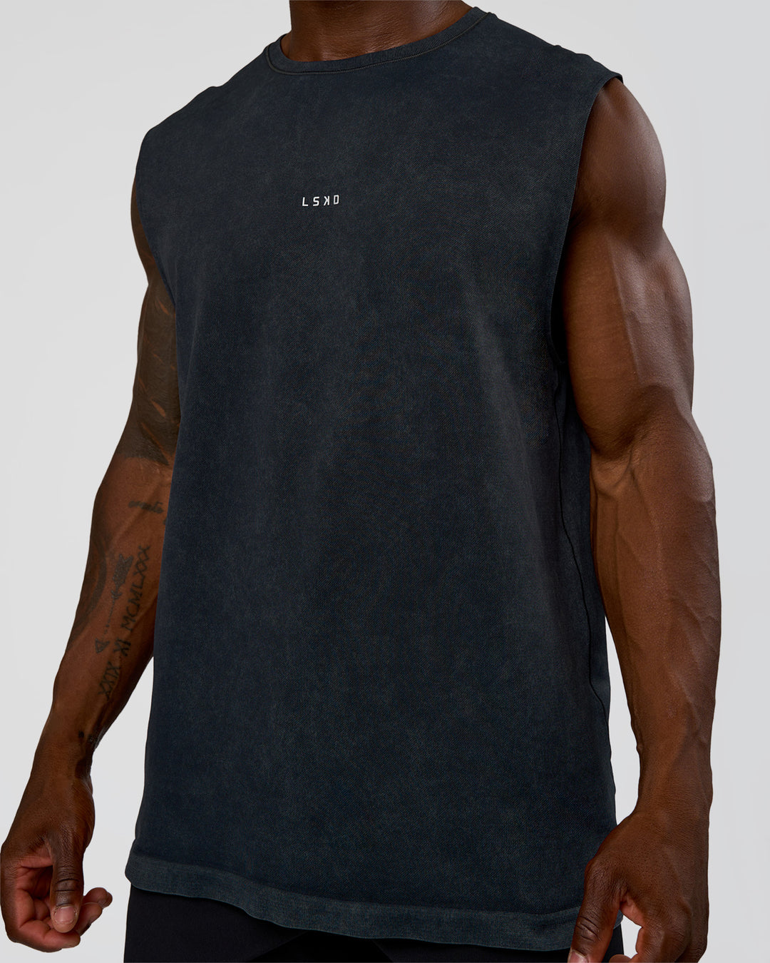 Man wearing Power Muscle Tank - Pirate Black Washed | Model:Sam | Size:L
